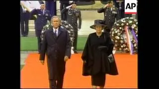 Dutch Queen and Bush lead VE Day memorial