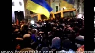 Народ сдержал натиск Беркута на Институтской Евромайдан Киев 10 декабря 2013 года Трансляция