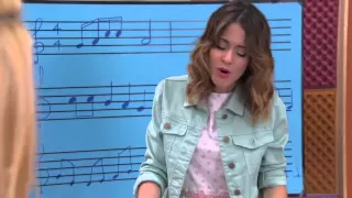 León y Vilu cantan en aulas separadas | Momento Musical | Violetta