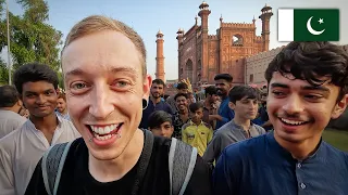 AMAZING First Impressions of LAHORE, PAKISTAN! 🇵🇰