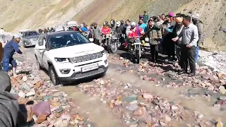 Jeep Compass and Creta Off-Roading on Leh Manali Highway at Water Crossing in Ladakh