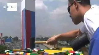 Paulistas constroem torre de Lego para bater recorde do Chile