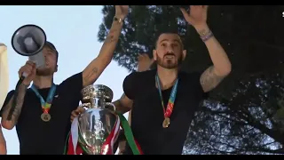 Bonucci trolling England during the bus parade in Rome