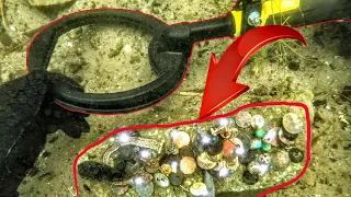 Stolen or Lost?! - Unbelievable finds with Metal Detector (Treasure Hunting Underwater)