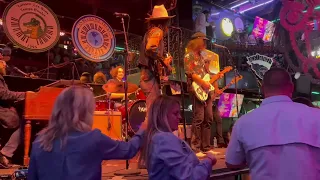 Loose Lips - You can't always get what you want live in Nashville