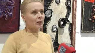 В Киеве проходит выставка представительницы трэш-арта
