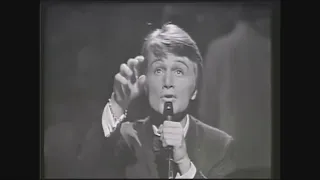 Claude François 1967 La Cloclomania .Un peux de joie pour la journée .Je vous embrasse.