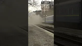 Трускавець 2023: опалення потяга Київ-Трускавець сміттям