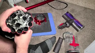 Dyson V10 cyclone disassembly and cleaning.