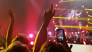 Shakira live Paris -La La La, Waka waka (this time for africa)AccorHotes Arena