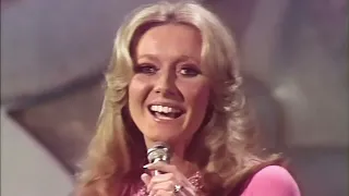 Clodagh Rodgers - Jack in the box {EUROVISION 1971} WIDESCREEN