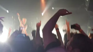 SUM 41 "In Too Deep"  (Live In Orlando)