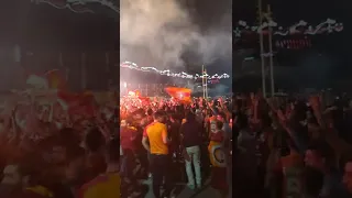 Стамбул, Таксим, Турецкие футбольные фанаты!