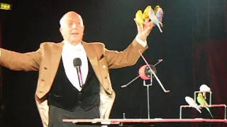 Norman Barrett and his budgies 2015 - Zippos Circus