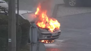 16.10.2016r Bielsko Biała- pożar samochodu przy dworcu PKP