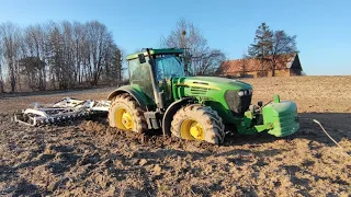 John Deere 7820 w błocie, wichura przewróciła drzewo na pole - to jest piękne miejsce na dom!