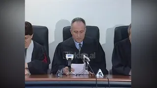 Gjykata e Lartë lë në fuqi vendimin për të akuzuarit e dosjes Hajdari - (14 Shkurt 2003)