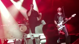 Breaking Benjamin - I Will Not Bow live Hartford, CT