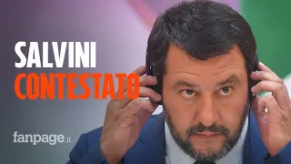 Scontri tra manifestanti e polizia. Matteo Salvini contestato dai centri sociali di Modena