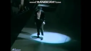 Michael Jackson Billie jean Live New york September 10th 2001 Amateur moonwalk snippits