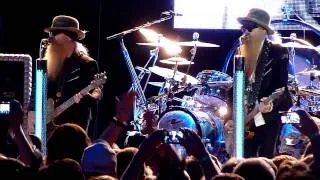 ZZ Top - Gimme All Your Lovin' (Crocus City Hall, Moscow, Russia, 16.07.2012)