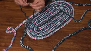 DIY: Large Rag Rug made of Old Blankets {MadeByFate} #507