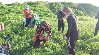 Мотоциклист сделал необычное предложение руки и сердца