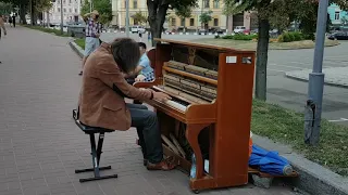 Гениальный музыкант на улице... (Кирило Костюковский, Киев)