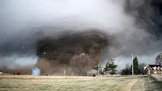 Intense Close Range Intercept of Violent EF-4 Tornado - Iowa High Risk Tornado Outbreak - 3/31/23