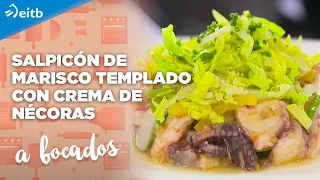 A BOCADOS: Salpicón de marisco templado con crema de nécoras