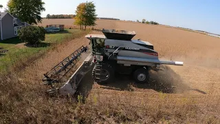 2015 Gleaner S67 Super Series - Start Soybean Field - Monroe County - Harvest 2020 - 5K