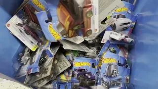 Hot Wheels Peg Hunting in Oldham UK diecast world