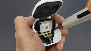 Samsung Galaxy Buds 2 - Case Disassembly