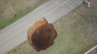 Sinkhole opens up in Powell