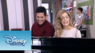 Angie y Germán cantan "Habla si puedes" | Momento Musical | Violetta