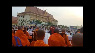 បិណ្ឌបាត្រនៅវិទ្យាស្ថានព្រែកឫស្សីចំនួនព្រះសង្ឃ២៥៦៧អង្គ