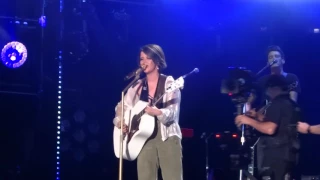 Maren Morris sings "I Could Use a Love Song" live at CMA Fest