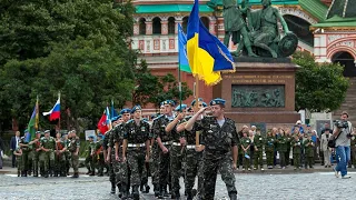 9 травня 2010 р. Москва. Червона площа. Військовий парад союзників України.