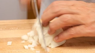 Learn how to Peel, Dice, Slice, Ciseler, Emincer and Mincer Onions