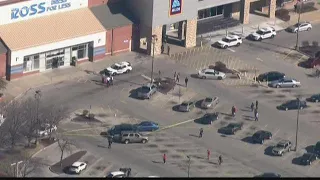 1 injured after shooting at north St. Louis County store, 2 suspects on the loose