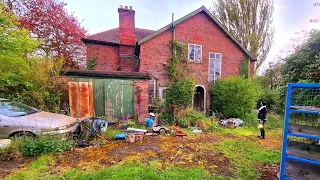 The Mystery Within: Nottinghamshire's Abandoned Hoarders Sanctuary