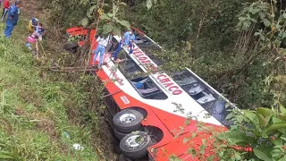 Al menos 18 muertos y 20 heridos en accidente de un bus en la carretera Cochabamba-Santa Cruz