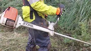 Corte de hierba de la pampa, desbroce difícil.