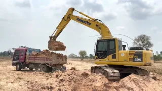 KOMATSU PC200-8M0 Loading to Dump truck