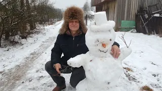 снежная баба ! Редкость в нынешнюю зиму.