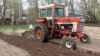 International 966 plowing corn stubble