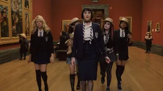 مدرسة للبنات كل حاجة فيها متاحة الا التعليم St.trinians