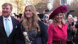 Amalia met Willem-Alexander en Máxima naar Raad van State