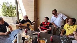 Rick da dupla Rick & Renner canta para Bolsonaro e ele se emociona