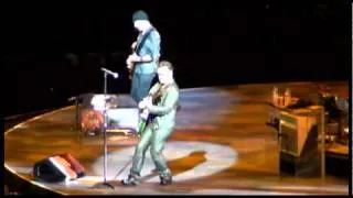 U2 - never played before -  a boy falls from the sky - 360º Coimbra 03-10-2010